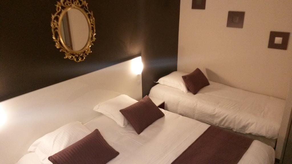 Hotel Du Grand Cerf Douai Chambre photo
